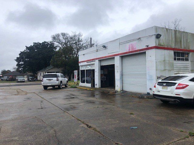 ± 1,400 SF Commercial Building: 3515 N Acadian Thruway, Baton Rouge, LA 70805